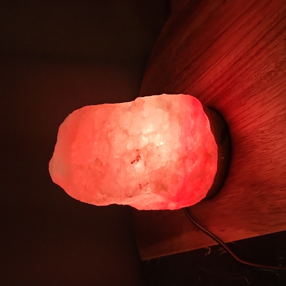 Salt Light Color changing! .Small USB plug It Rotates through multiple colors.